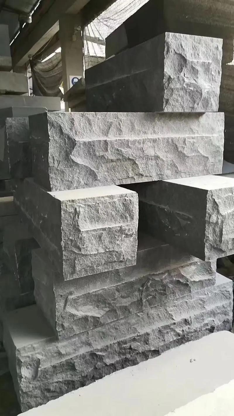 自然面整石.654花崗巖石材的加工方法多樣,主要包括以下